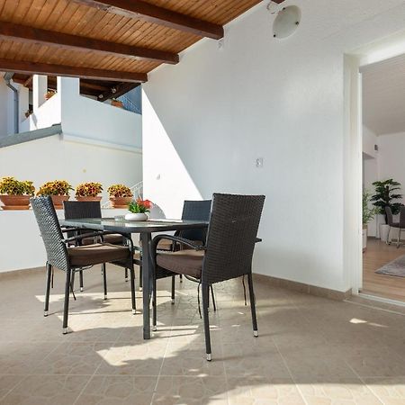 Apartments Elita ロヴィニ エクステリア 写真