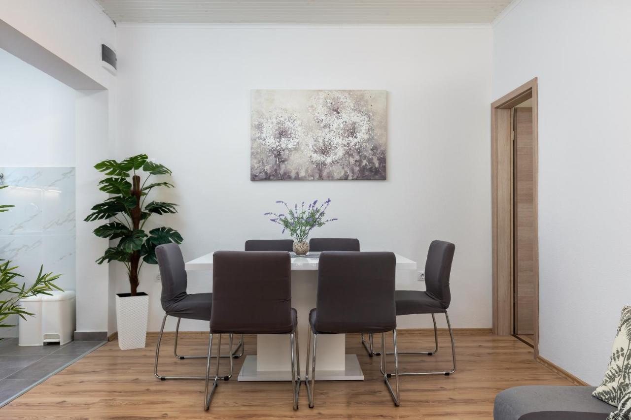 Apartments Elita ロヴィニ エクステリア 写真