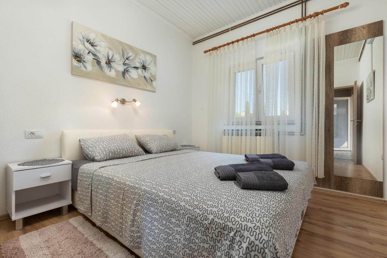 Apartments Elita ロヴィニ エクステリア 写真