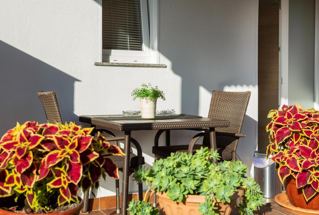 Apartments Elita ロヴィニ エクステリア 写真