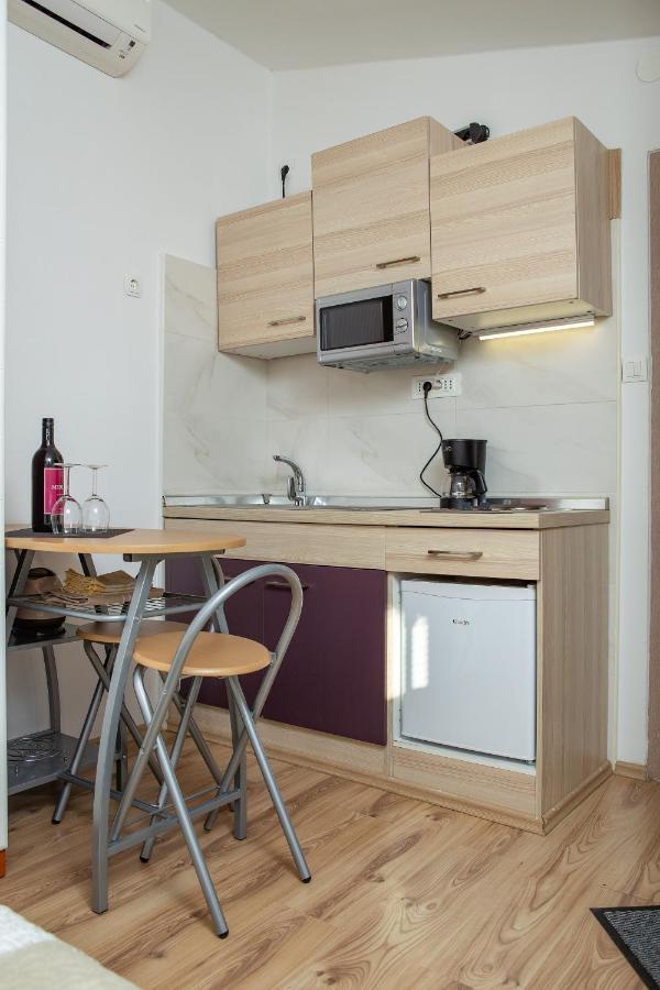 Apartments Elita ロヴィニ エクステリア 写真