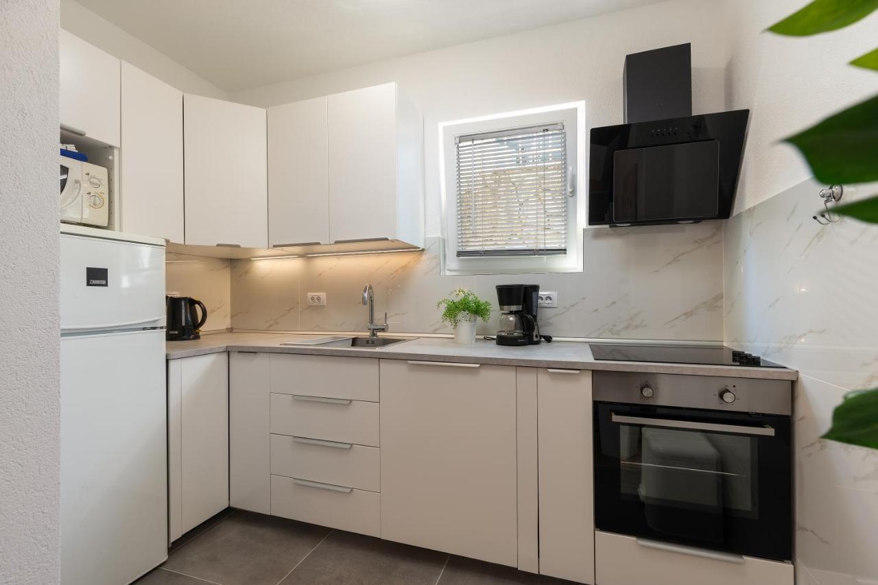 Apartments Elita ロヴィニ エクステリア 写真