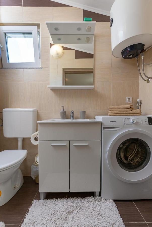 Apartments Elita ロヴィニ エクステリア 写真